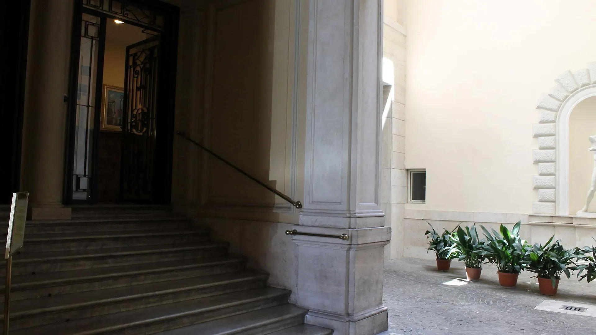 Hotel Seiler Rome 2*,  Italy